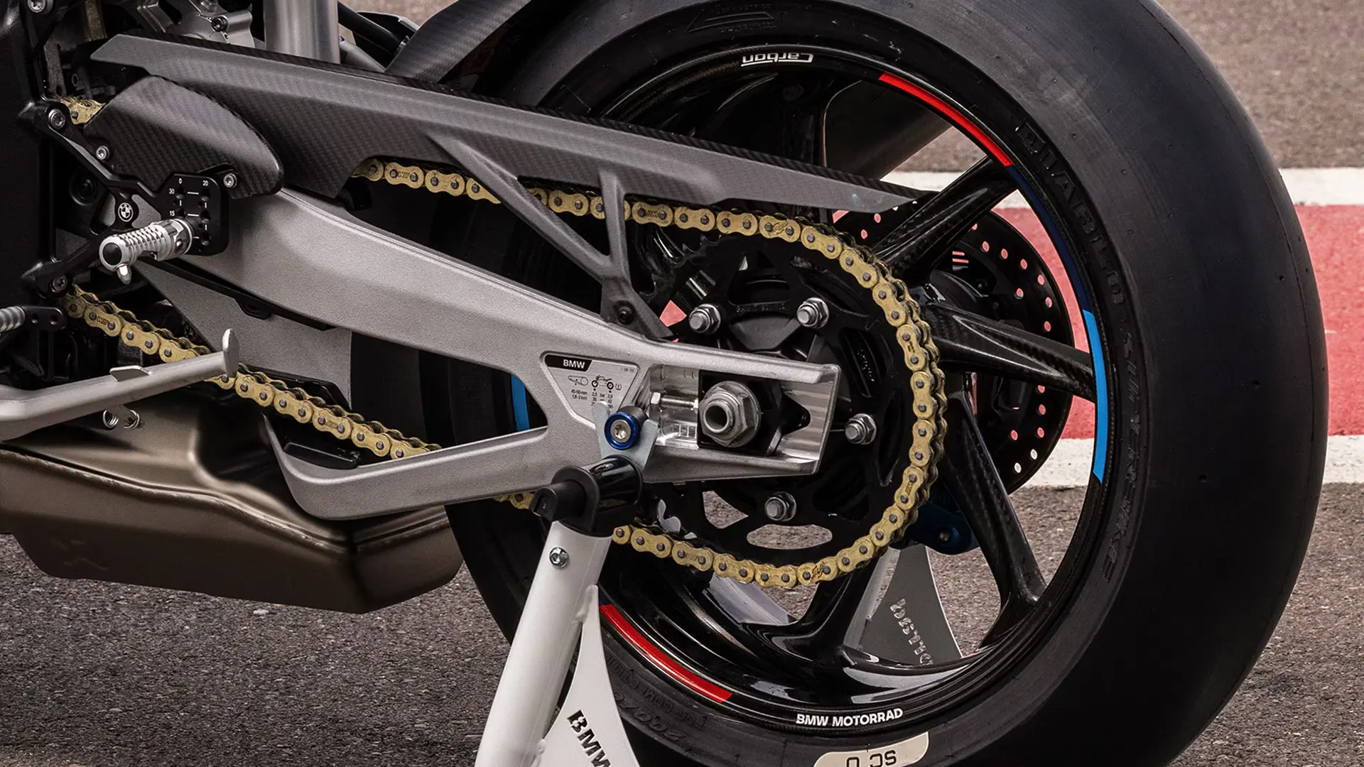 M 1000 Rr