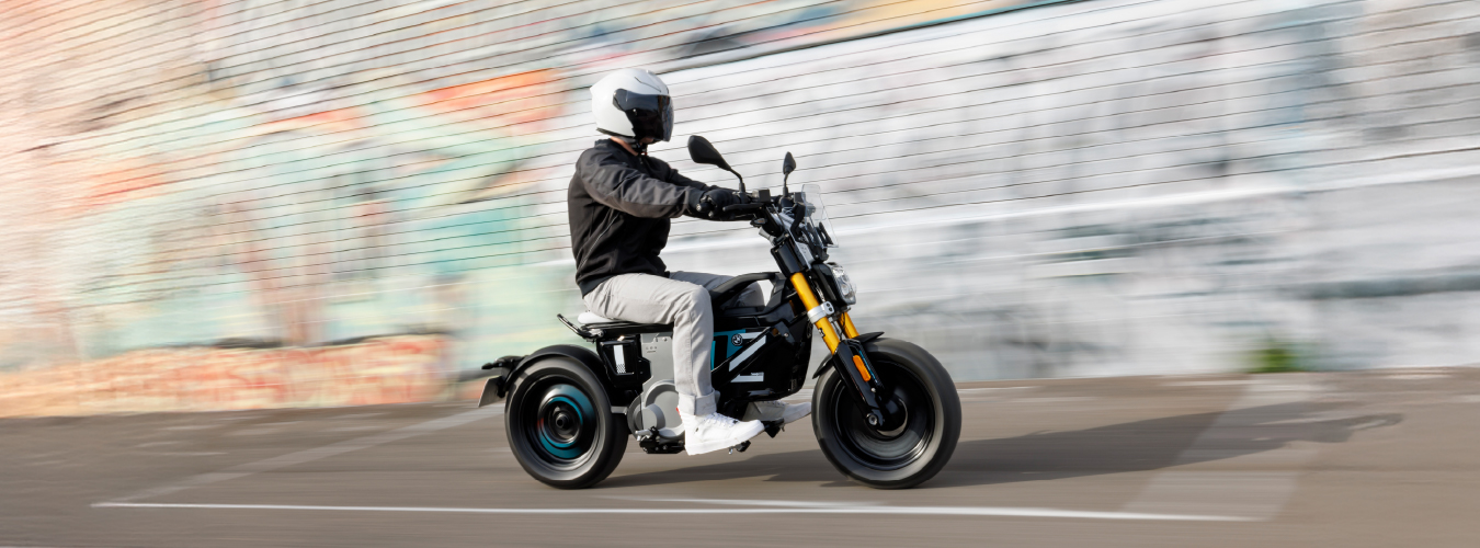 Motocicleta BMW CE 04 Banner - Sucursal La Serena