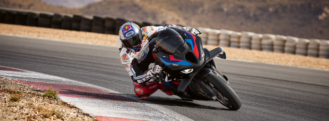BANNER CARMONA & CIA - M 1000 RR_ 1350 X 500 Motocicleta BMW M 1000 RR Banner - Sucursal La Serena